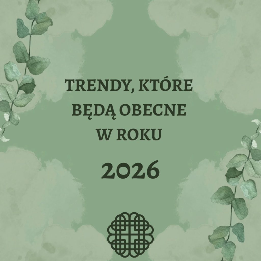 ✨️Nowy Rok niesie ze sobą świeżą energię i nowe tempo... Według kalendarza chińskiego wkrótce, bo już 17 lutego, wejdziemy w Rok Konia. To czas ruchu, wolności i odwagi w podążaniu własną ścieżką. 

✨️W trendach lifestyle coraz mocniej wybrzmiewa potrzeba prostoty, równowagi, powrotu do natury, autentyczności i życia w zgodzie ze sobą. Stawiamy na codzienność, która nas wspiera: uważne rytuały, zdrowe wybory, naturalne przestrzenie i aktywność, która daje radość, a nie presję. Coraz większe znaczenie ma jakość nie ilość, która przenosi się na wszystkie aspekty życia, od budowania relacji po codzienne czynności. 

✨️Rok Konia sprzyja zmianom, rozwojowi i wyjściu ze strefy komfortu, ale na własnych zasadach. To idealny moment, by ruszyć naprzód z lekkością, słuchając intuicji i głębokich potrzeb. To rok odwagi w byciu sobą, redefiniowania priorytetów i tworzenia przestrzeni na to, co naprawdę ma znaczenie.

✨️W roku 2026 będziemy stawiać na rozwiązania, które są nie tylko modne, ale też funkcjonalne i długofalowe. Obecne będzie podejście „slow” oraz dążenie do balansu między odpoczynkiem a pracą, ciałem a głową oraz życiem online i offline. 

✨️Nowy Rok przynosi świeże spojrzenie na codzienność. Mniej pośpiechu, więcej uważności. Mniej „muszę”, więcej „chcę”. Dobrostan przejawiający się w minimalistycznym ale aktywnym życiu, prostym i naturalnym jedzeniu, większej obecności i kontakcie ze sobą.

✨️Niech ten rok będzie o dobrych i mądrych trendach, które zostaną z nami na dłużej. 
Bądźmy zdrowi, radujmy się z małych rzeczy, doceńmy to co mamy…

✨️Wszystkiego dobrego dla Was w 2026 Roku🍀💫❤️🙌

#nowypoczątek #nowyrok #nowajakość
#nowe #nowyroknumerologiczny