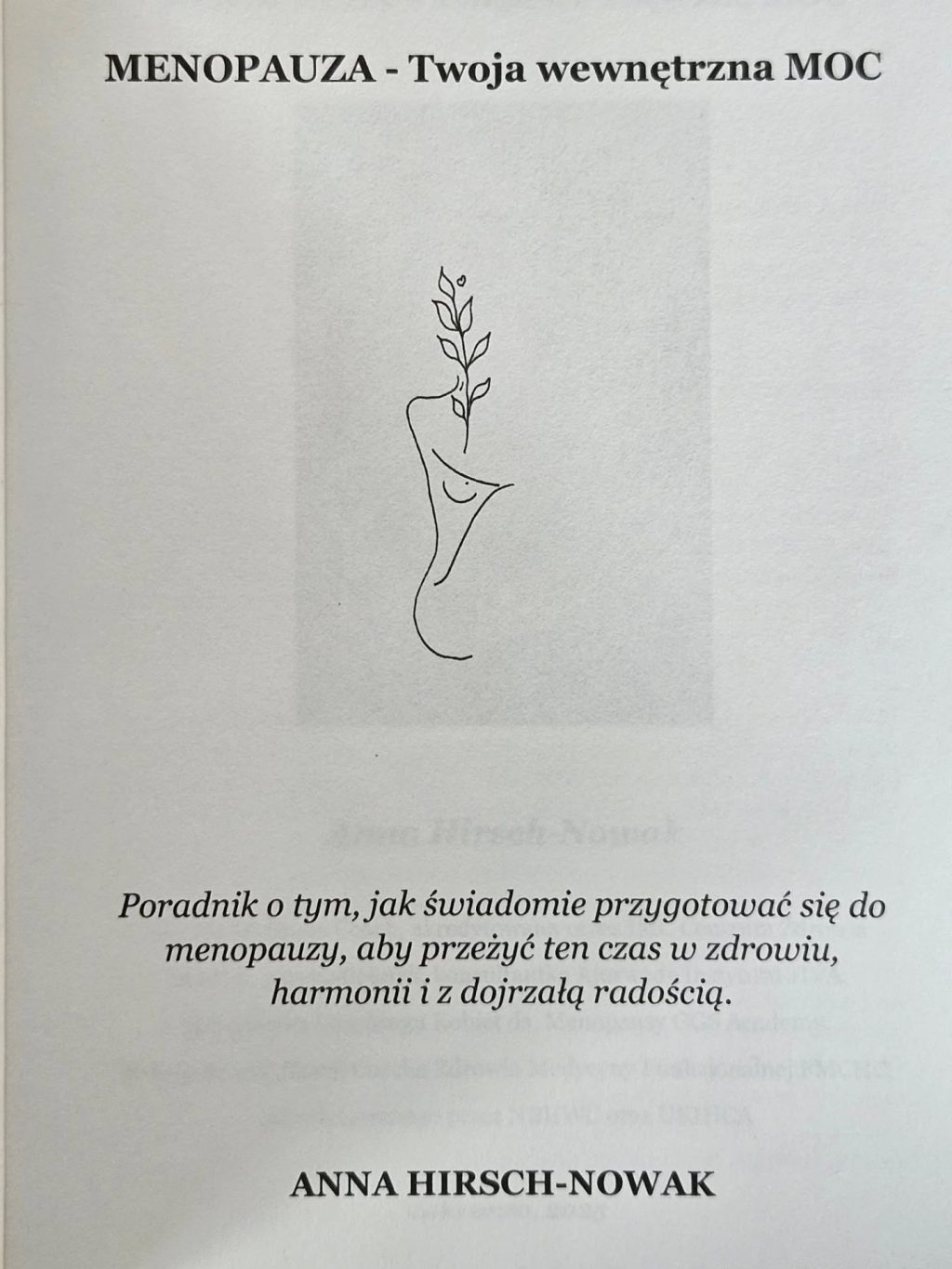 Dla kogo napisałam poradnik "Menopauza -Twoja wewnętrza Moc"?

Dla Ciebie 💚💚💚

Dla kobiet, które czują się zagubione, przestraszone, przytłoczone lub potrzebują uporządkowanej i rzetelnej wiedzy na temat menopauzy. Dla tych, które bardzo potrzebują wsparcia, ale go nie otrzymują.

Dla moich klientek, które przychodzą do gabinetu i mówią, że nie potrafią się odnaleźć w chaosie informacyjnym i naprawdę już nie wiedzą co się dzieje z ich organizmami. Chodzą od lekarza do lekarza, ale nic się nie zmienia...

Często są zaskoczone, że objawy, z którymi przychodzą, to po prostu zbliżająca się menopauza. Im szybciej się nimi zaopiekujesz, tym łagodniej przejdziesz przez ten etap życia.

Kobiety, które mają trudności z utrzymaniem wagi, kłopoty ze snem, ale też z emocjami i wewnętrzną motywacją, znajdą tutaj wiele cennych wskazówek. 

Kobiety bardziej świadome również odnajdą wartość w tym poradniku, gdyż zawiera on najważniejsze i uporządkowane informacje na temat badań, diety oraz poprawy ogólnego dobrostanu.

Ten poradnik jest dla Ciebie, abyś dowiedziała się z niego, jak świadomie i z należytą uważnością, przygotować się do menopauzy, aby przeżyć ją w zdrowiu, harmonii i z dojrzałą radością.

Jest on też zaproszeniem, abyś w tym szczególnym okresie życia, zatrzymała się i spojrzała wewnętrz siebie, zaopiekowała się sobą i swoimi potrzebami, w mądry i refleksyjny sposób.

Abyś odkryła nową jakość życia i cieszyła się jego każdą chwilą oraz wykorzystała możliwości, które przynosi ten wyjątkowy czas.

Przeczytanie poradnika to pierwszy krok w Twojej podróży w głąb siebie. Kolejny to oczywiście praca nad zmianą nawyków...

Wiem, że jest Ci ciężko i że czujesz się samotna. Wiem, że potrzebujesz wsparcia, ale nikt Ciebie nie rozumie. Wiem, że dużo dźwigasz i jak bardzo jest to wyczerpujące... Wiem...

Jestem tutaj, aby Ci pomóc.
Przejdziemy przez ten etap razem. 
Zapraszam serdecznie 🍀🍀🍀

Poradnik można zakupić przez moją stronę www.dietetyka-holistyczna.pl lub przez link w bio. Jest też dostępna na stronie Empiku oraz bezpośrednio u mnie w gabinecie.
Możesz też napisać do mnie, wyślę wtedy bezpośrednio do Ciebie. 

Ściskam Ciebie 💚
Ania